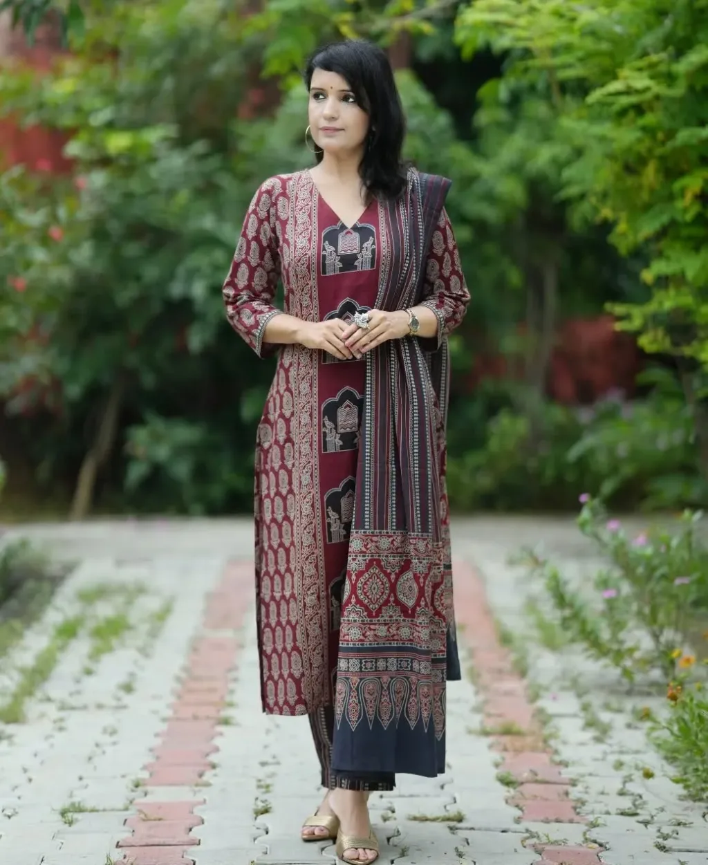 Black And Maroon Cotton Printed Suit Set with Dupatta - Image 3