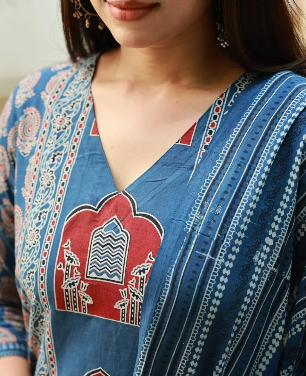 Royal Blue And Maroon Cotton Printed Suit Set with Dupatta - Image 4