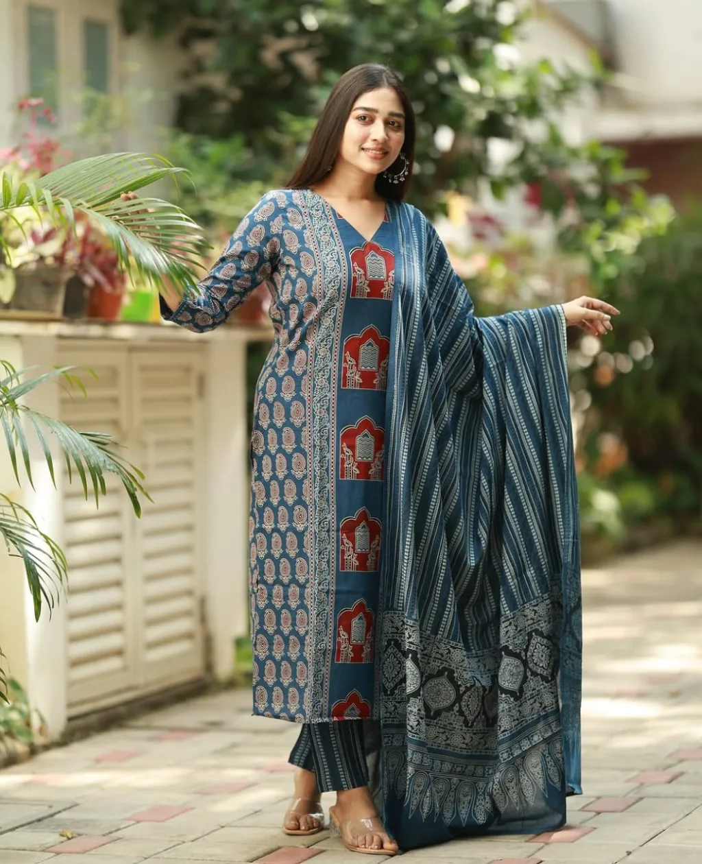 Royal Blue And Maroon Cotton Printed Suit Set with Dupatta - Image 2